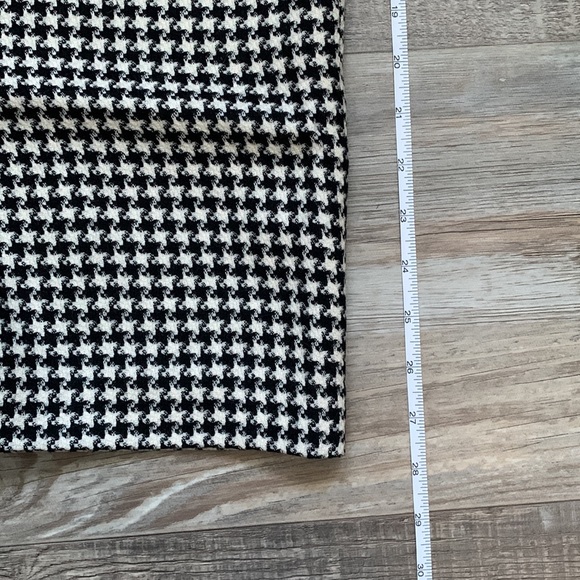 Houndstooth Posh Pencil Skirt 🖤🤍🖤🤍 - Picture 5 of 8